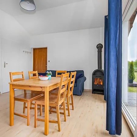 2 Bedroom Stunning Home In Jaroslawiec